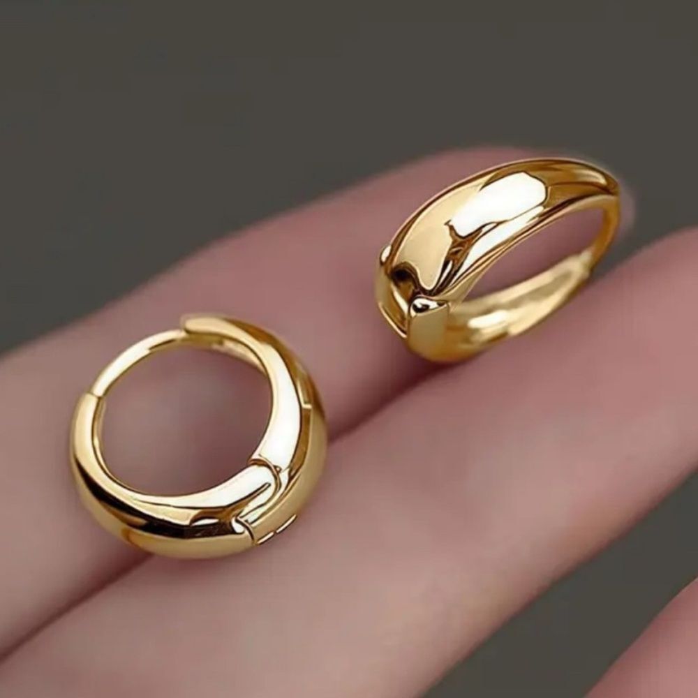Small Elegant Gold Hoop Earrings